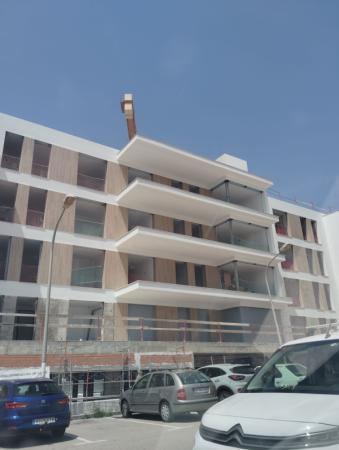 Reforma Integral de Vivienda con Patio Mediterráneo - Imagen 2